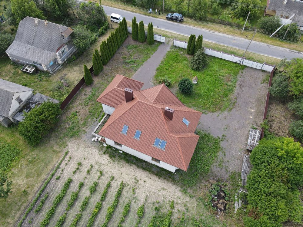 Продаж / будинок / коробка : с. Мощена/ 2 км від міста