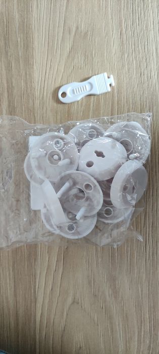 Zabezpieczenia do kontaktów Baby safety