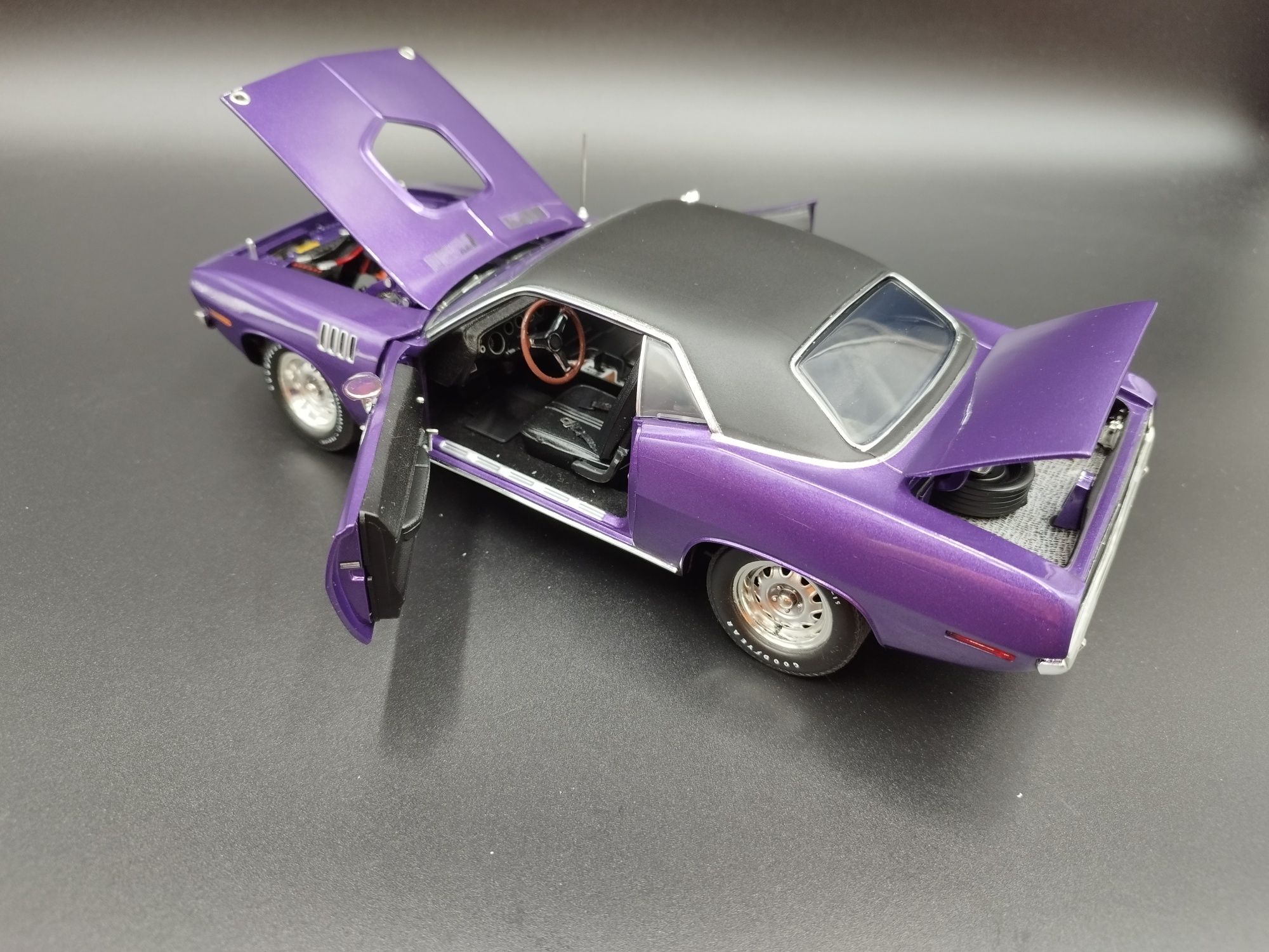 1:18 ACME YCID 1971 Plymouth Cuda model limit 96 sztuk