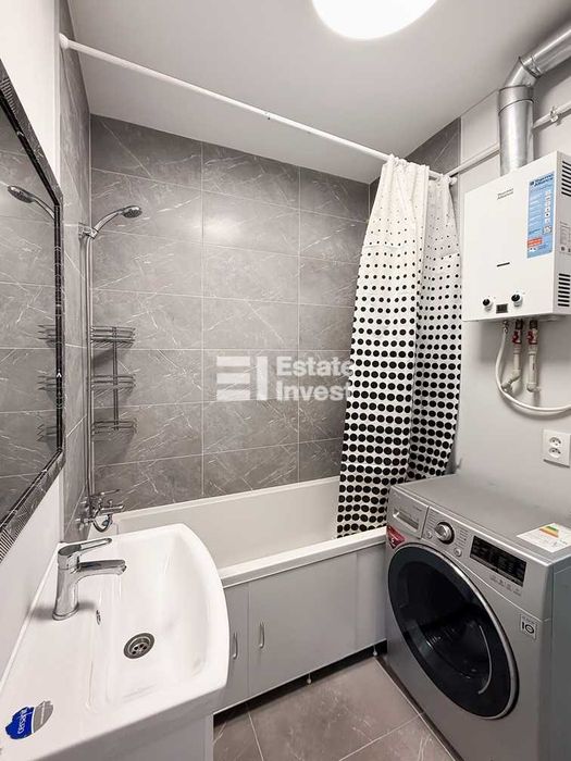 Продам 2 кімн. квартиру. Центр. м. Бекетова. Куликівський узвіз, 13.