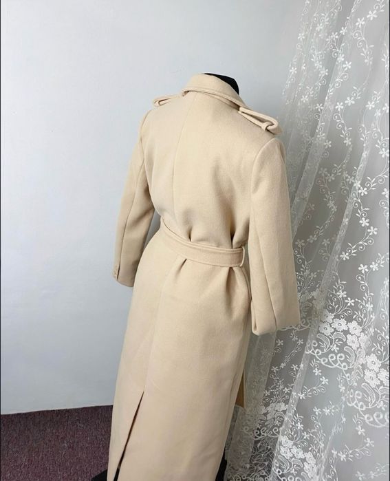 Пальто бежеве нове