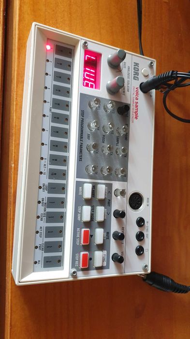 Korg Volca Sample + transformador original