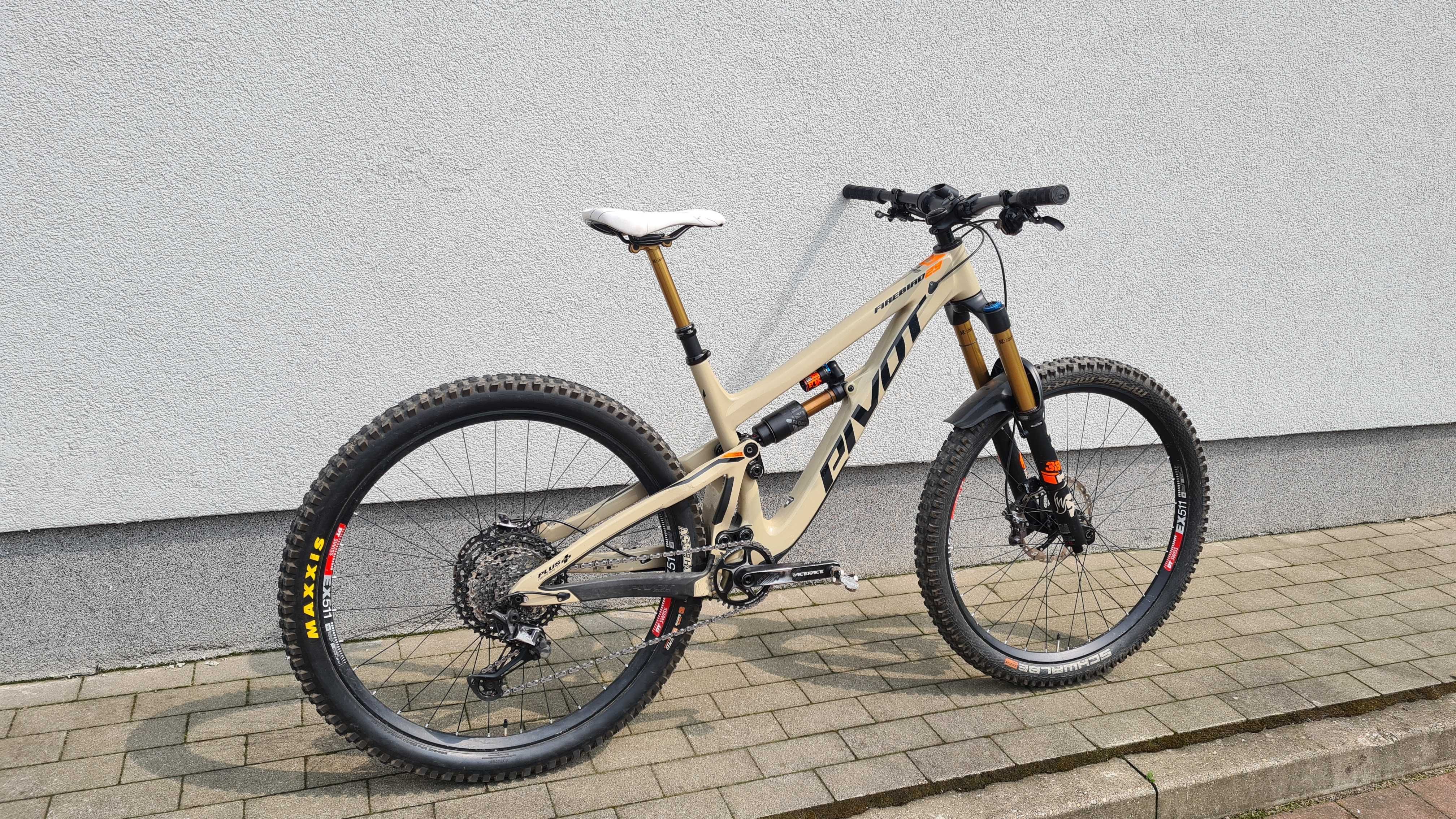 Pivot Firebird 29" M Carbon enduro