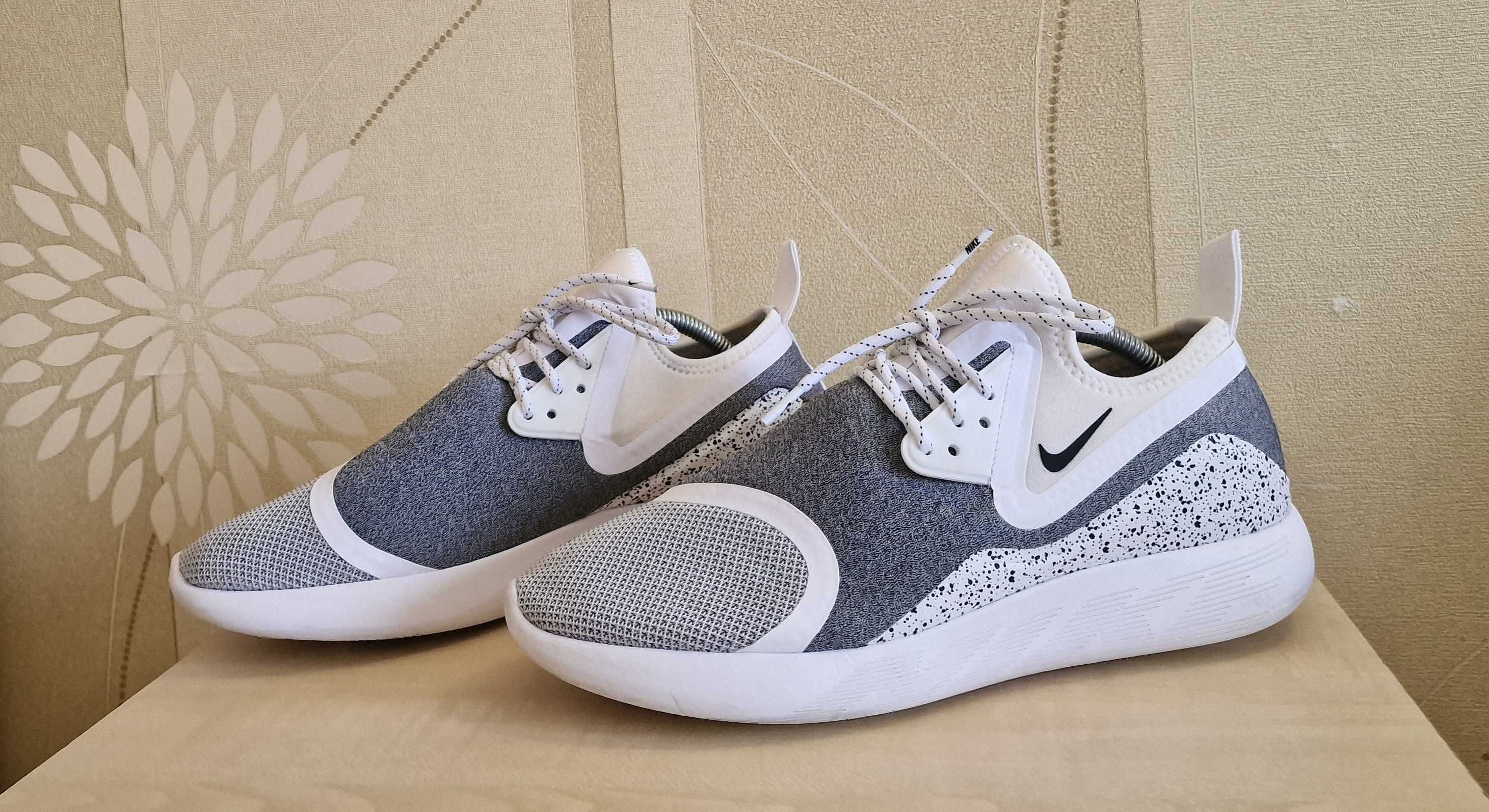 Кросівки Nike LunarCharge Essential оригінал розмір 44