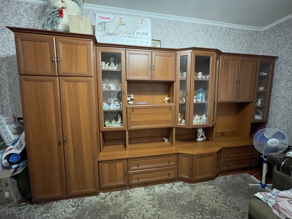 Продається функціональна стінка
