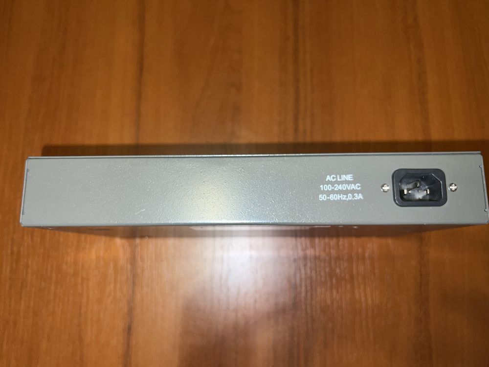Комутатор мережевий D-Link DES-1024D