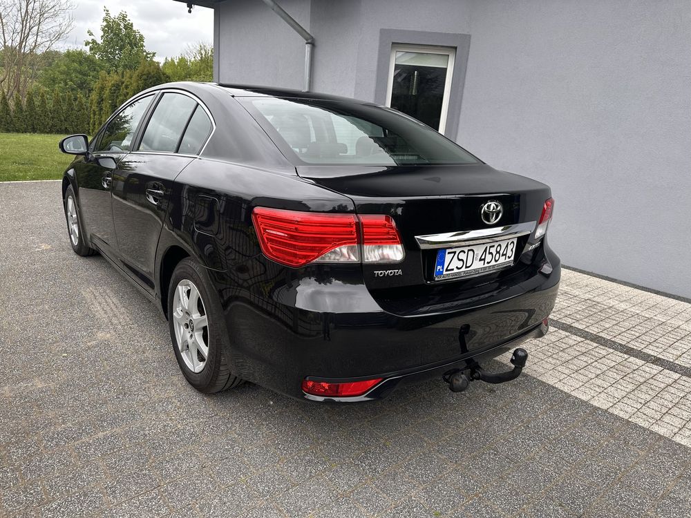 Toyota Avensis 1.8 Benzyna Lift LED Alu Kamera Klimatronik Tempomat !!