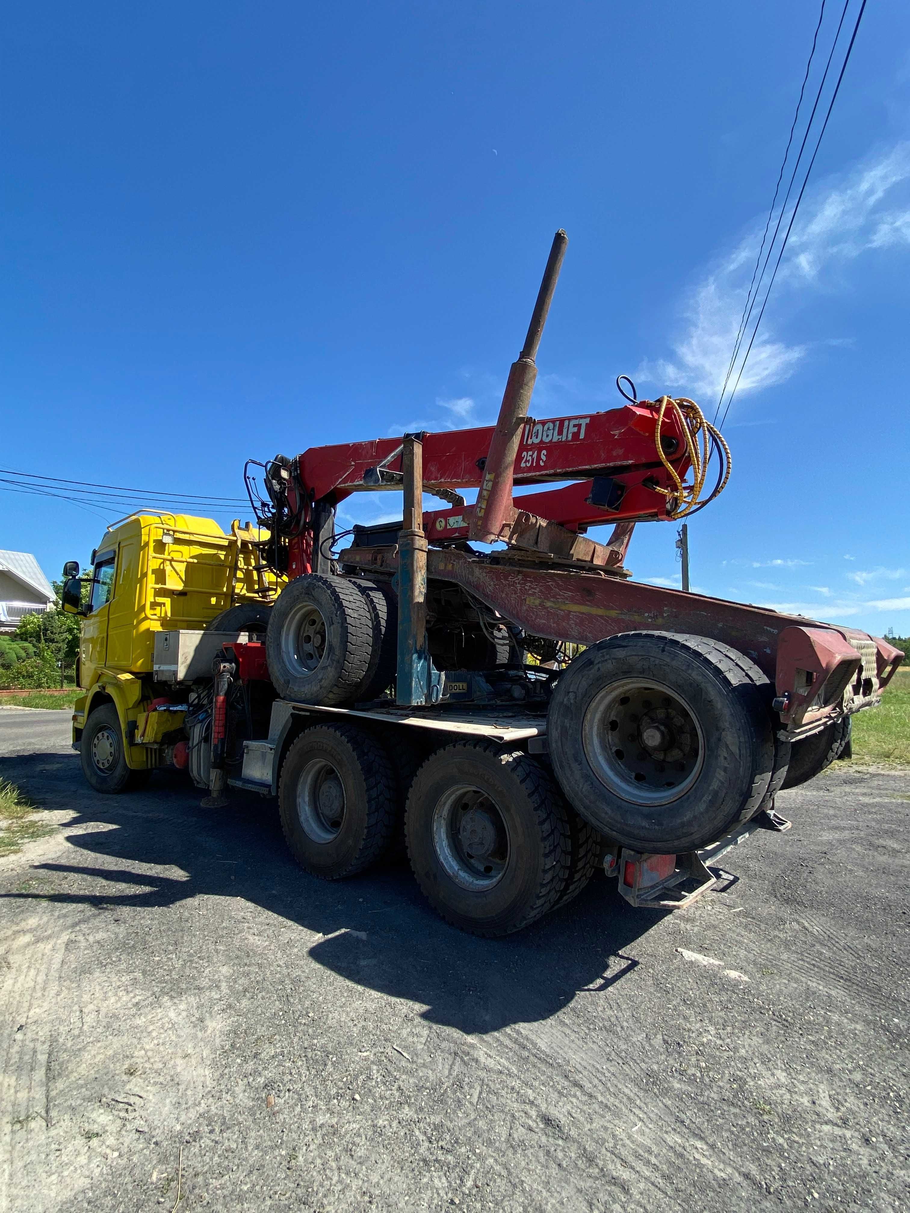 Samochód do przewozu drewna SCANIA