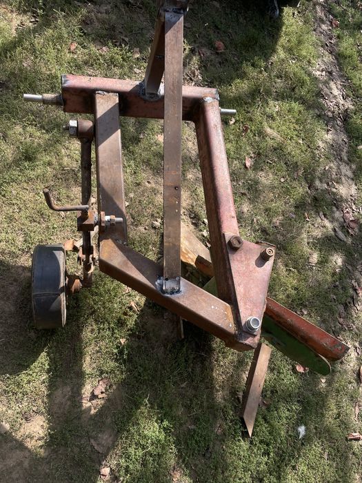 Плуг одно корпусний один тридцять пять до міні трактора