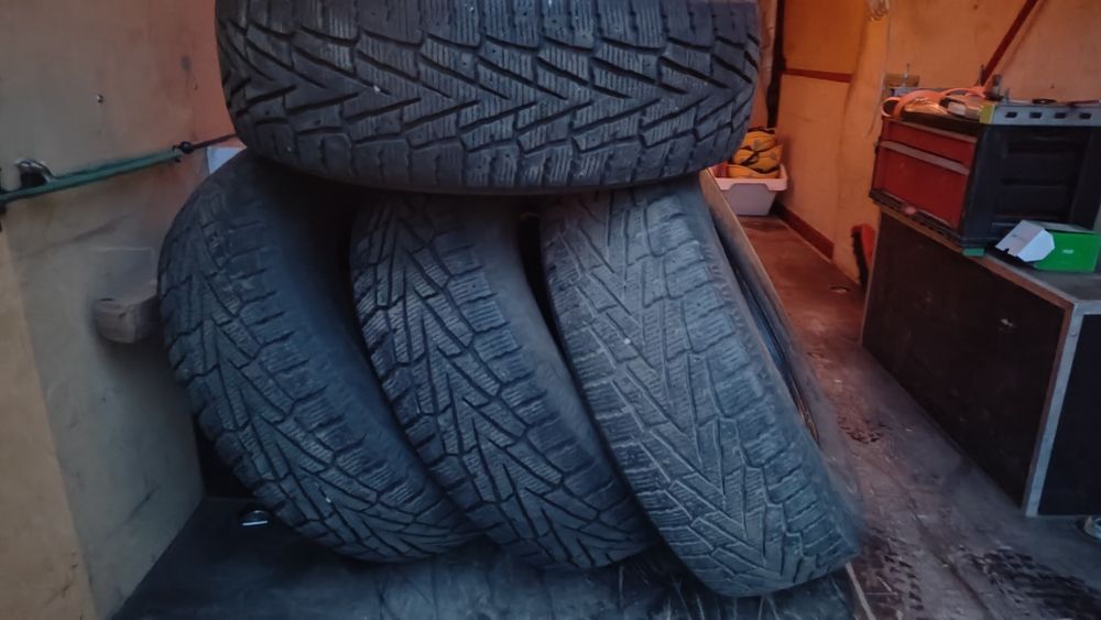 Opony zimowe 265/75 r16 nexen 4szt.