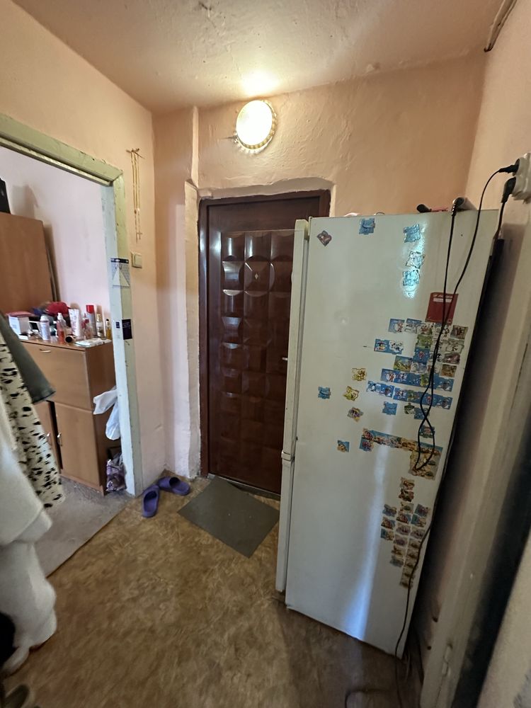 Продам 1 кімнатну біля парку вул. Сухомлинського 3 поверх