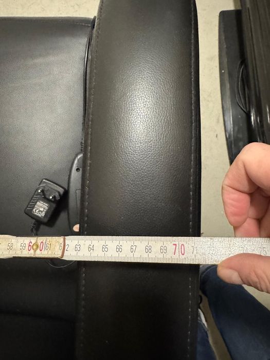 Fotel z masażerem czarny