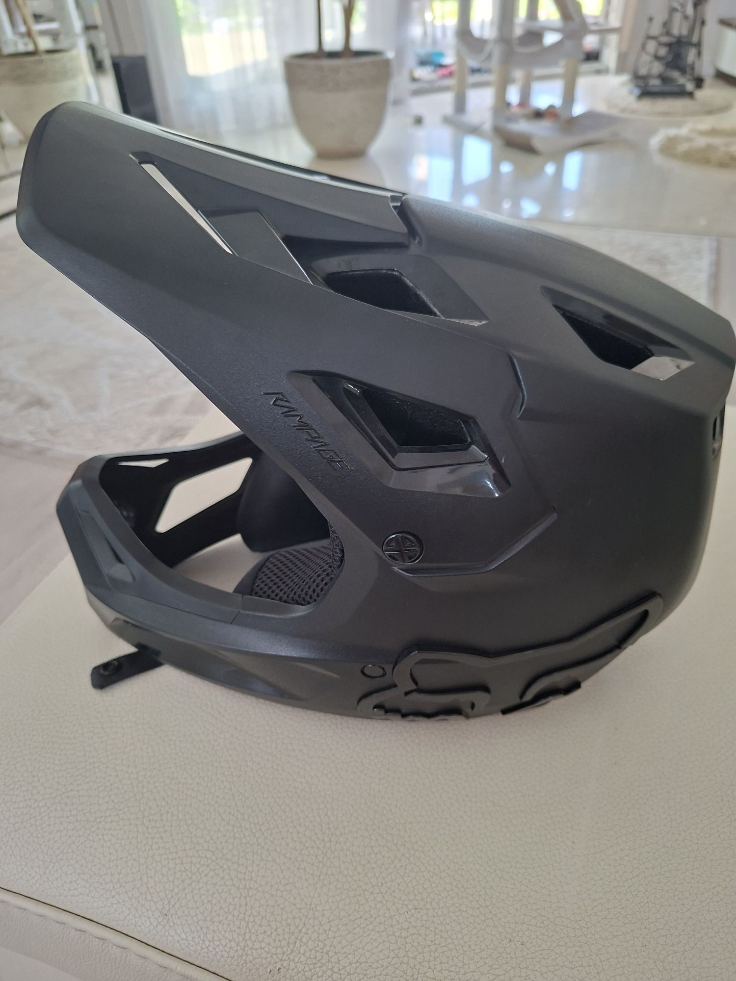 Kask FOX Rampage Black MIPS roz. S