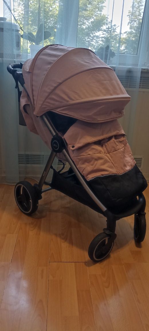 Продам коляску baby design в отличном состоянии