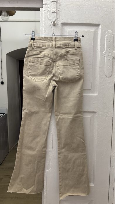 Нові джинси кльош cropp