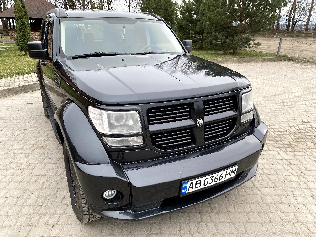 Продам Dodge Nitro