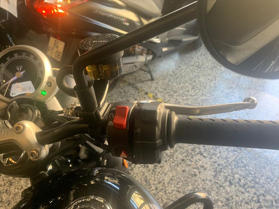 Triumph Bonneville Street Twin 900 Irrepreensível Nacional 11.873 Kms