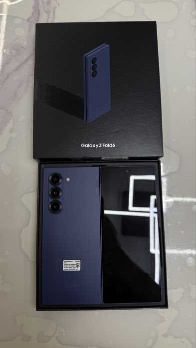 Смартфон Samsung Galaxy Fold6 12/256GB
