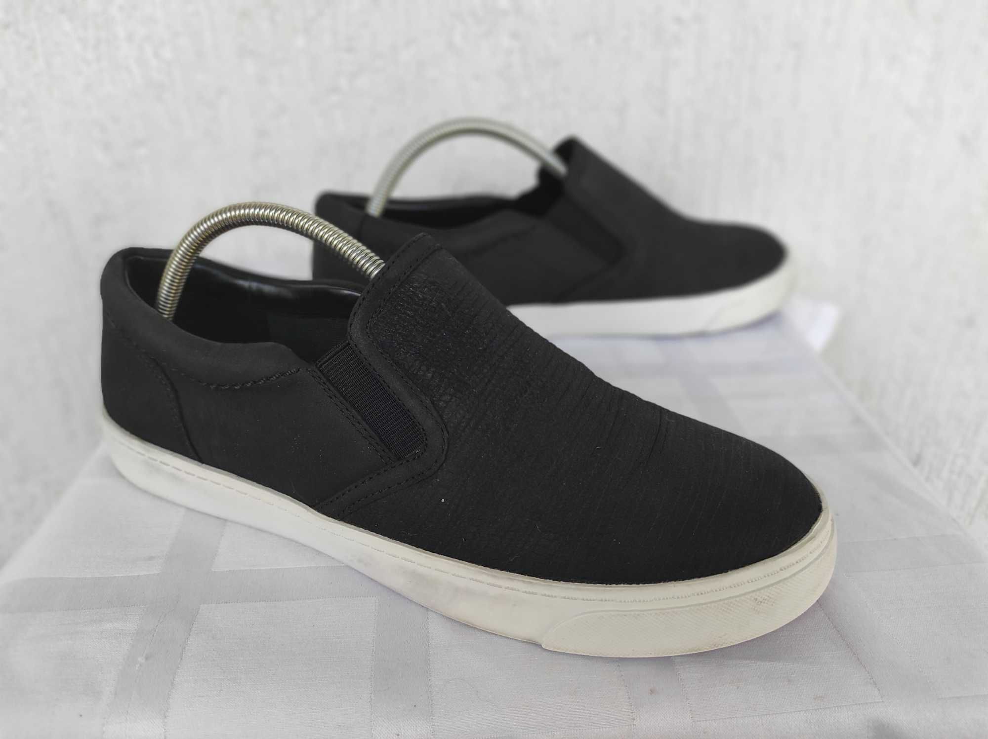 Брендовие,кожанние мокасини Clarks р.38