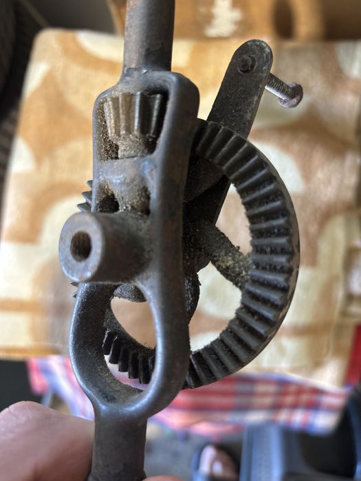 Stara ręczna wiertarka z PRL – do renowacji | retro narzędzie z duszą