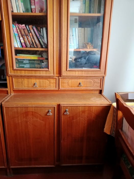 Книжный шкаф с тумбой