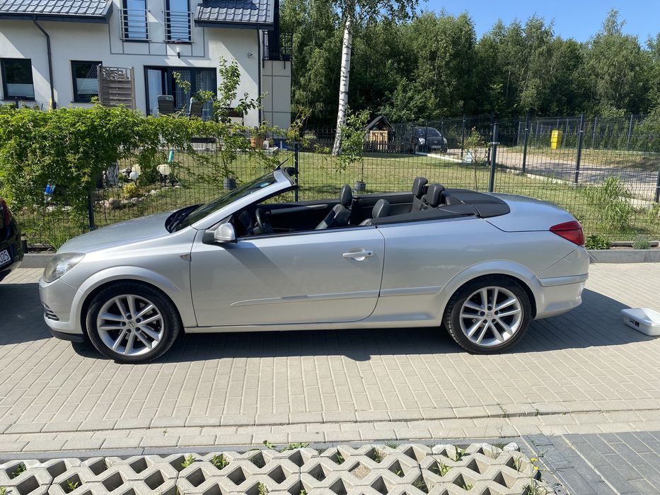 Opel Astra cabrio z twardym dachem