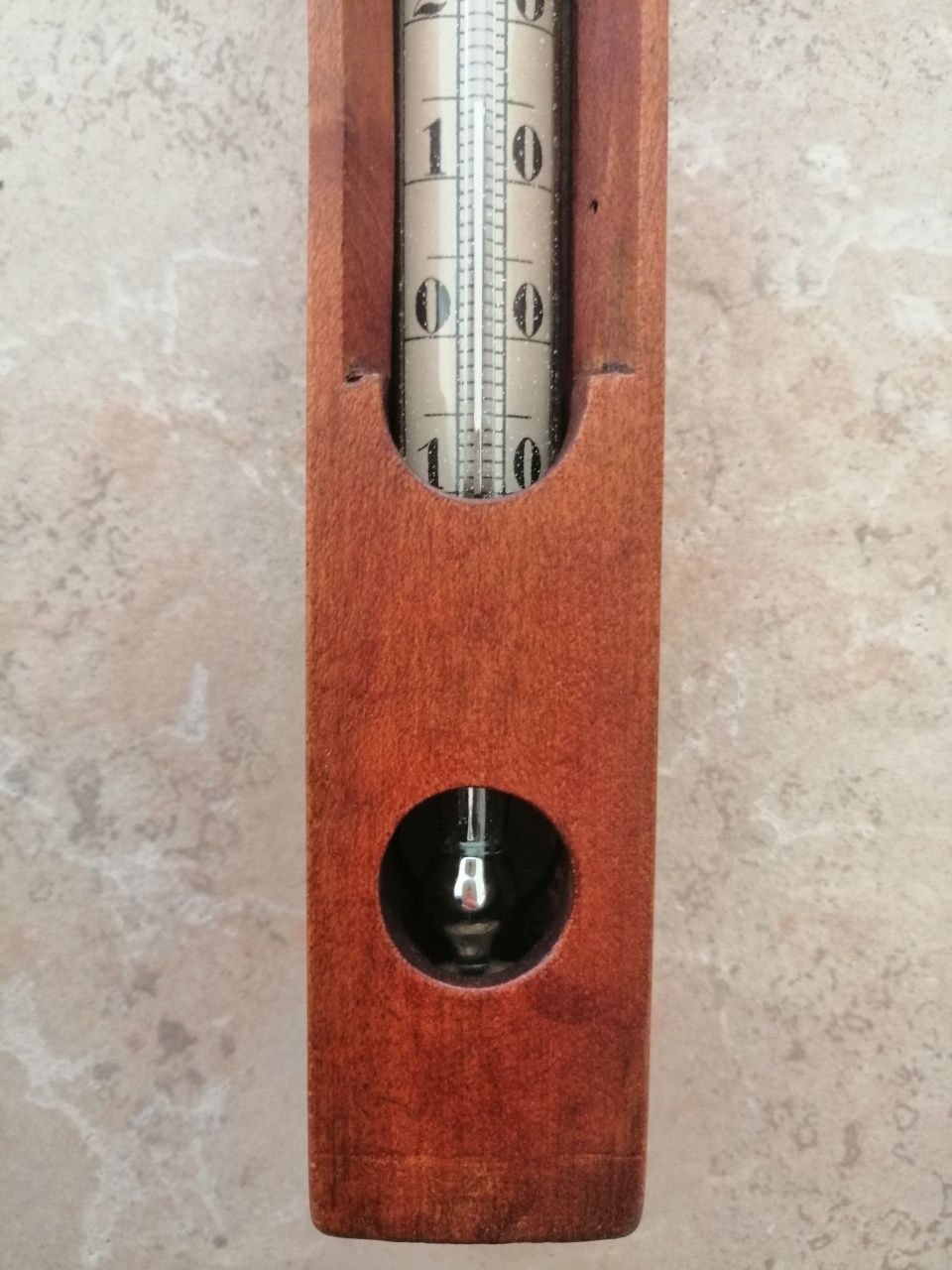 Termometr w skali Reaumur'a w drewnianej oprawie