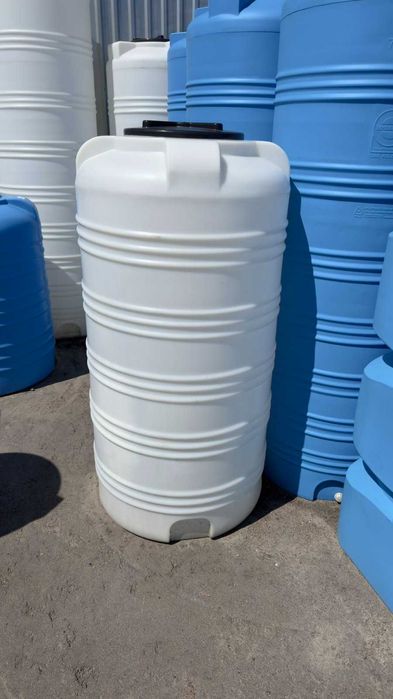 Пласткові бочки для води технічні та харчові до 15000 л. Є Доставка
