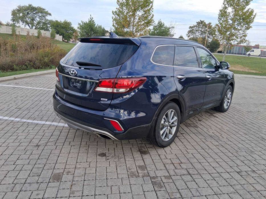Hyundai Santa Fe SE      2017