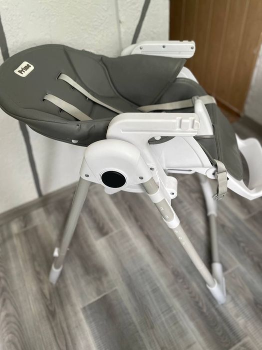 Стіл для годування