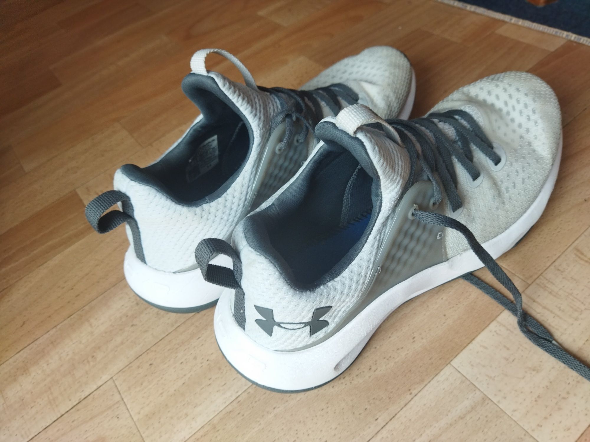 Buty męskie treningowe sportowe Under Armour Hovr r. 42,5