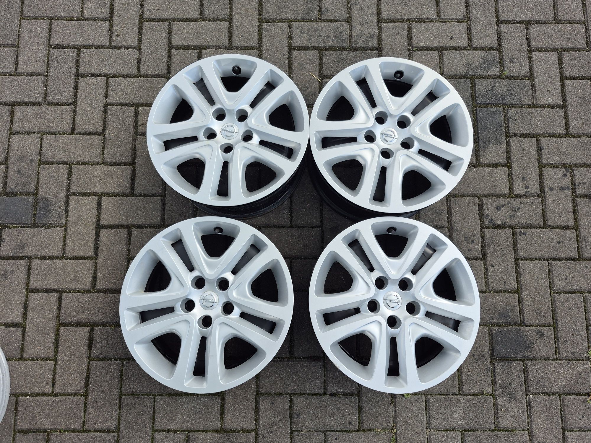 Felgi Struktur z Kołpak i Czujnik OPEL Astra J Mokka 5x105 16 Cal 6.5J