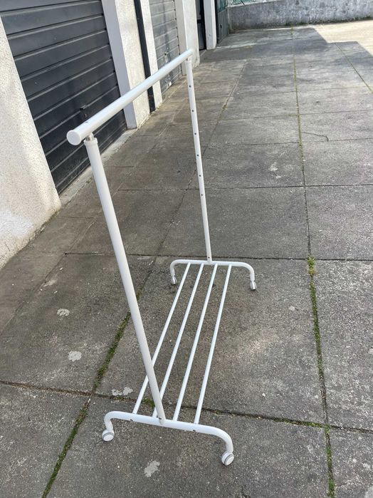 Suporte para cabides
