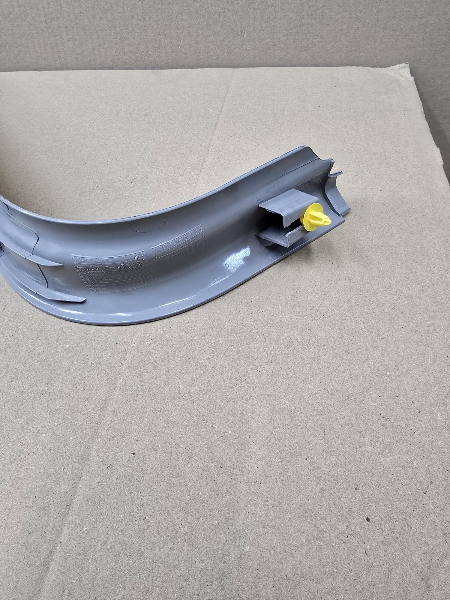 Listwa progowa volvo V50 PRAWY PRZÓD