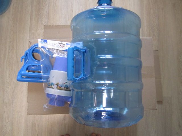 Насос для воды на бутылку 19л. Помпа механическая универсальная