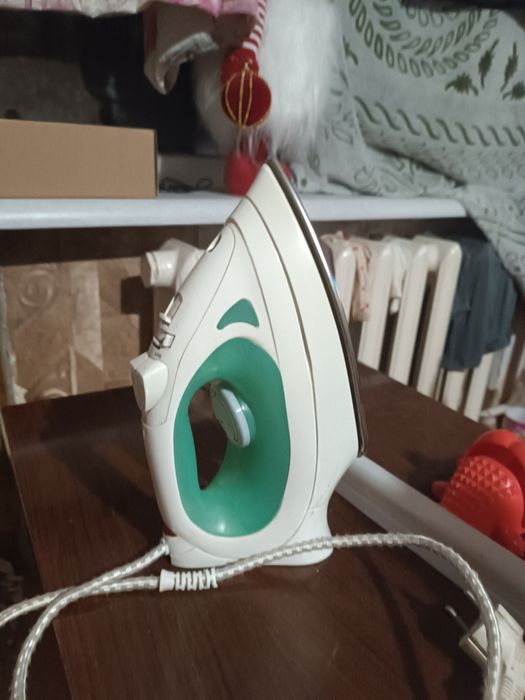Продам Б/У утюг в отличном состояние
