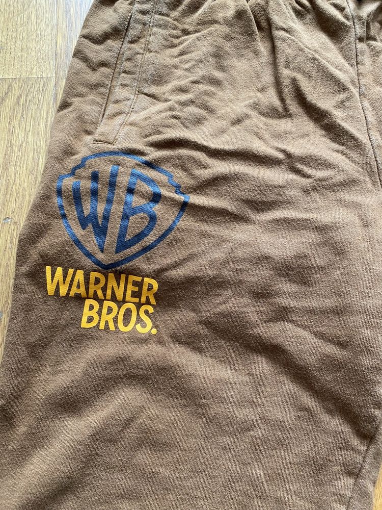 Dres Warner Bros r. 146