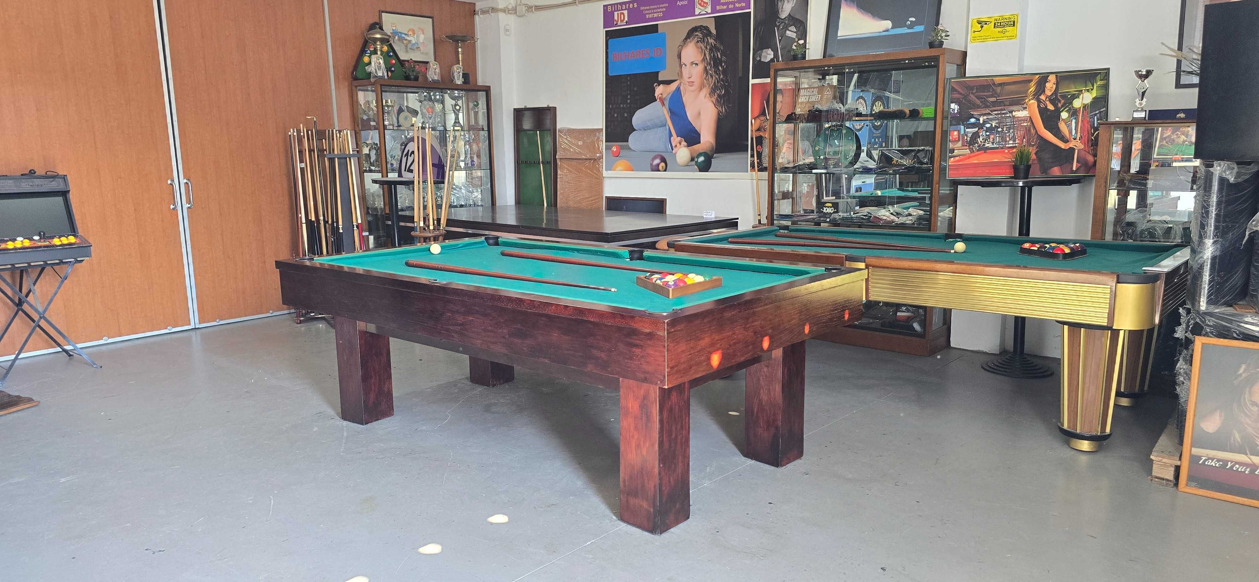 Bilhar Snooker/Mesa Jantar c/ bancos