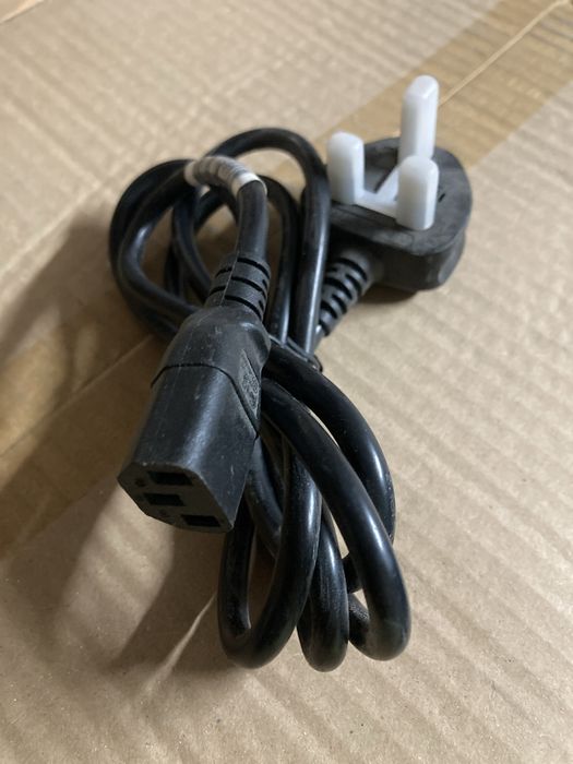 Cabo de Alimentação C13 Macho - C14 Fêmea