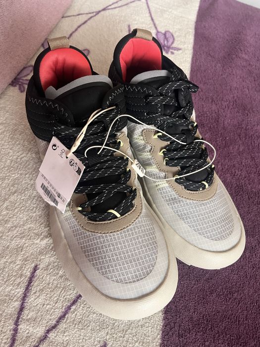 Кроссовки Zara новые