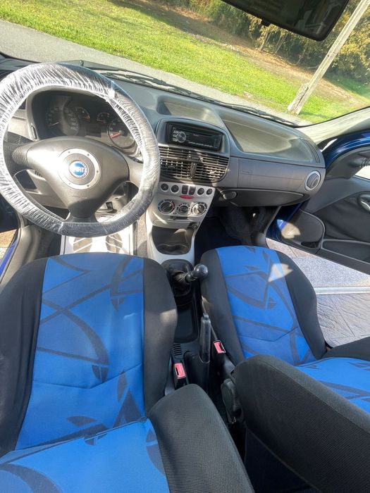 Fiat Punto 1.2 (2003) – Económico e Pronto a Andar