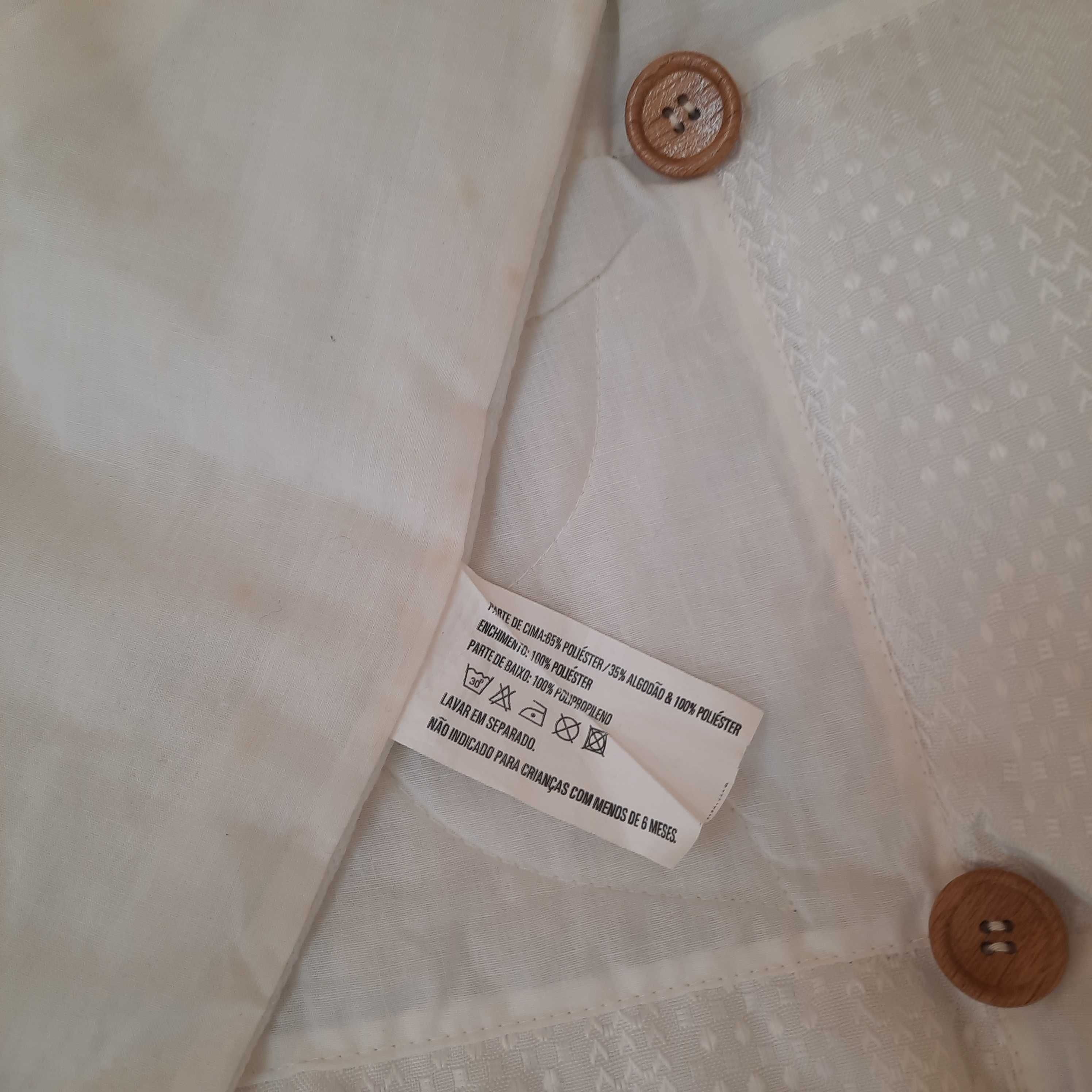 Colcha com 2 capas de almofadas em branco-pérola para criança