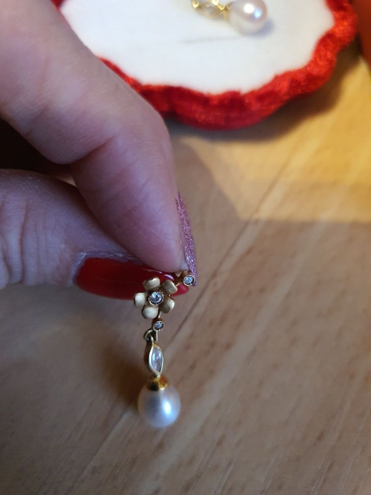 Złote kolczyki z perłami z Majorki