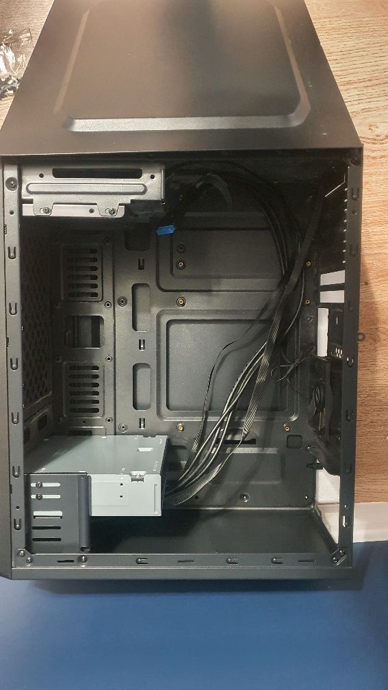 Silentiumpc Brutus M10 z nagrywarka LG