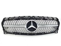 Решетка радиатора mercedes CLA W117 2017-2019год.диамантовая(серая)