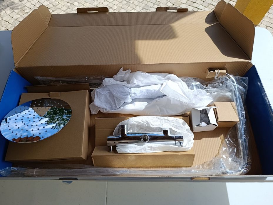 Duche Sanitana Bloom com torneira misturadora monocomando