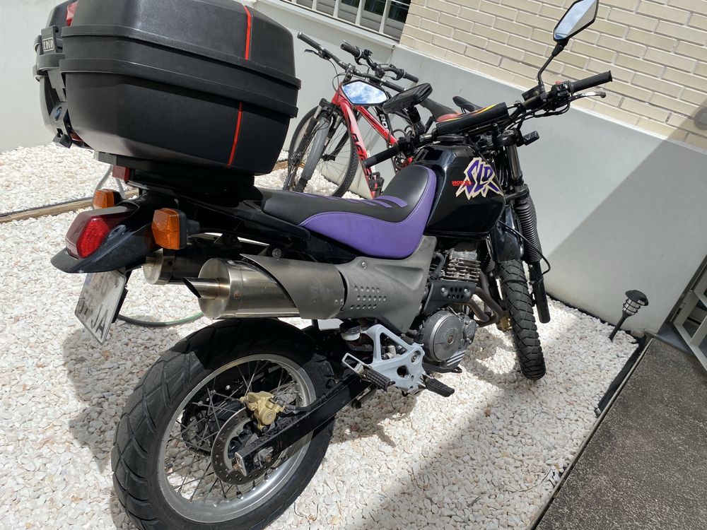 Moto Honda 650 SLR