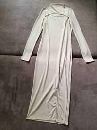Beżowa sukienka prążkowana maxi ze stójką z wycięciem na dekolcie