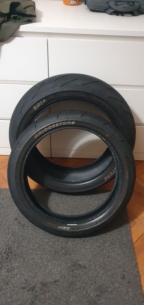 Opony Bridgestone battlax S21