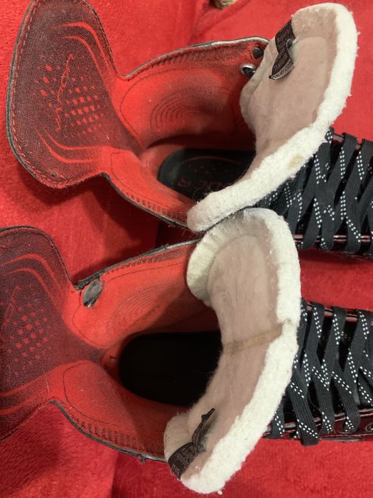 Хокейні ковзани / коньки 8,5D Bauer x 2.7